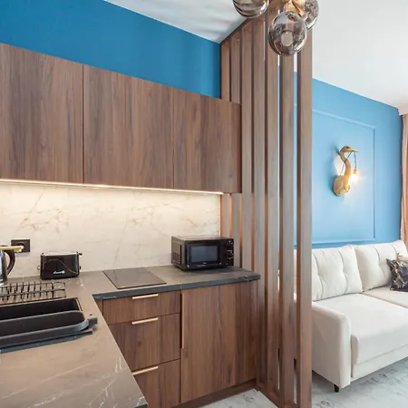 Apartly- Port View *